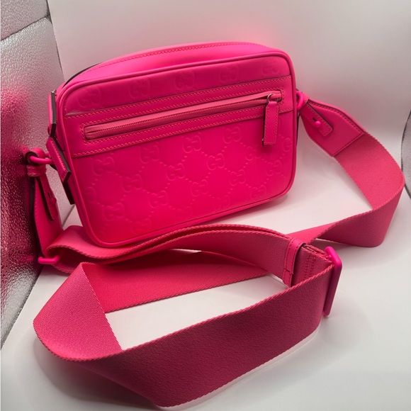 Gucci GG Rubber Look Pink Crossbody Bag - Picture 1 of 12